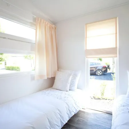 Prázdninový dům Holiday Home Droompark Buitenhuizen.6 *